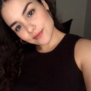 Meet your Posher, Siham